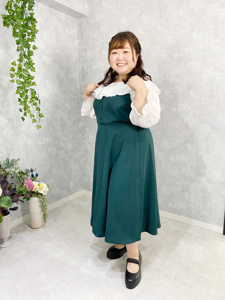 【コラボカフェでのヌン活】ぽっちゃりさんにおすすめのコーデ 大襟ブラウス×ジャンパースカート