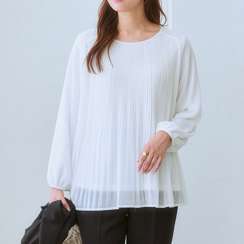 シャツ・ブラウスはバストサイズをチェック