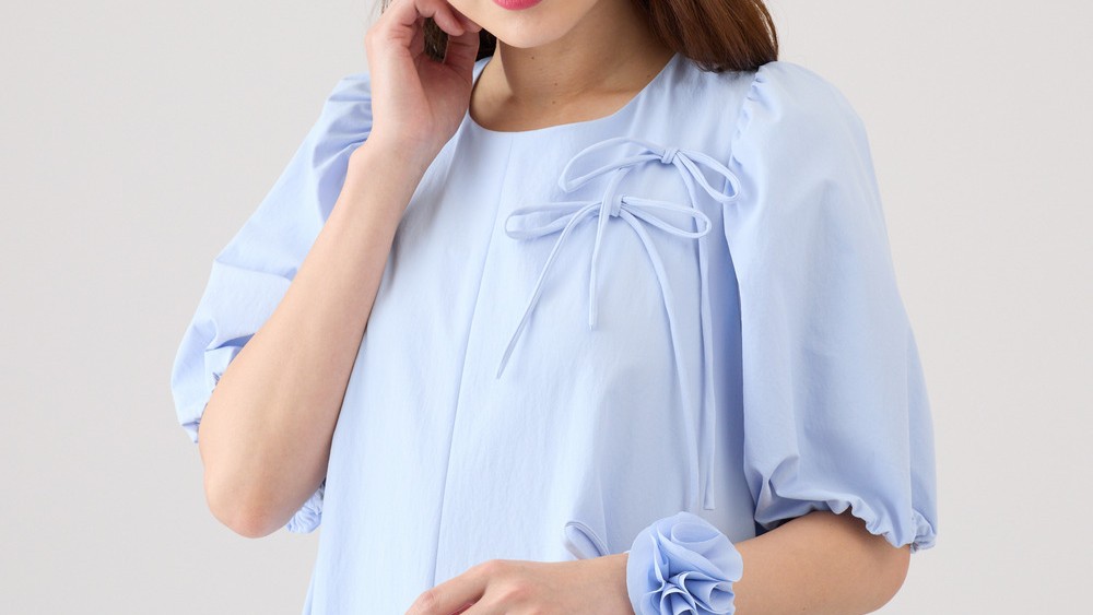 着痩せテク③二の腕はボリュームスリーブで華やかに隠す