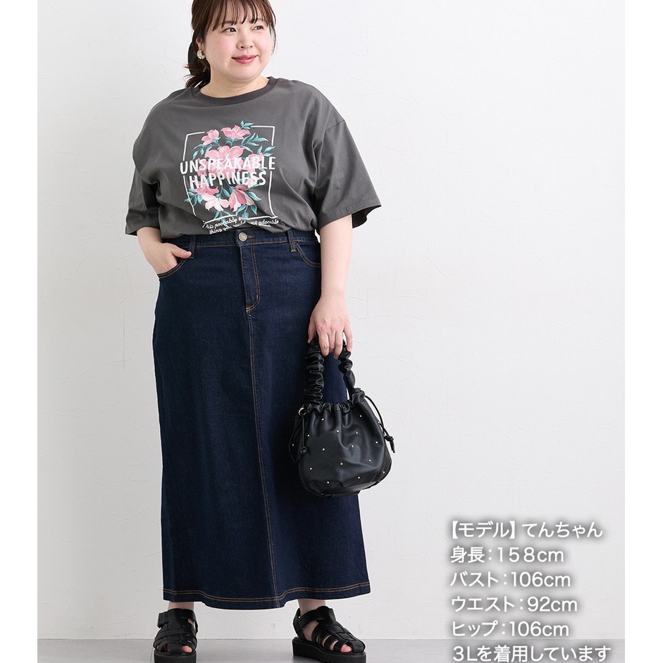フェミニン、カジュアル、様々なスタイルに合わせやすい、ゆるシルエットのプリントTシャツ