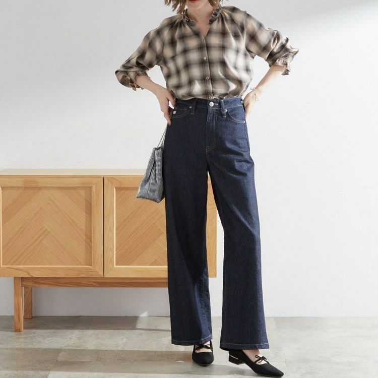 気取らず楽しむ！チェック柄シャツ×デニムの大人カジュアルコーデ術