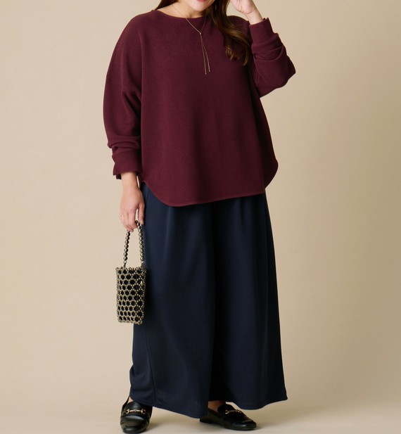 ぽっちゃりさんにおすすめワイドパンツコーデは「タックワイドパンツ」