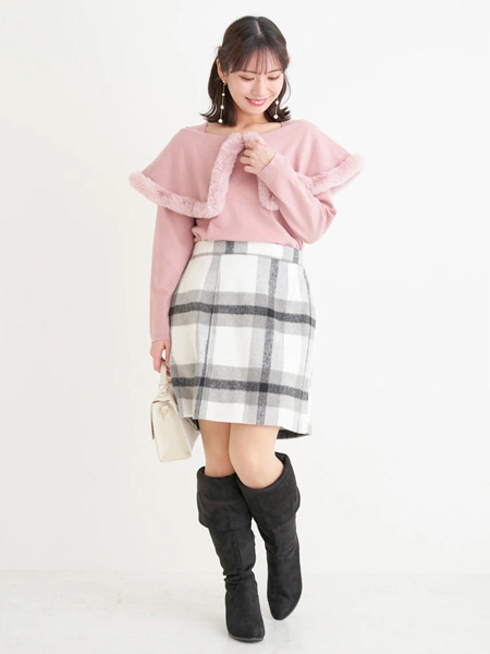 トレンドのミニスカートはショッピングデートにおすすめのぽっちゃりコーデ