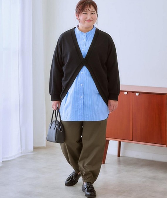 【50代ぽっちゃりさんにおすすめ】レンドのシャツをオンしてきちんと感のあるカジュアルコーデに