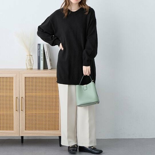 チュニック＋ワイドパンツはトップスのシルエットに注目・３