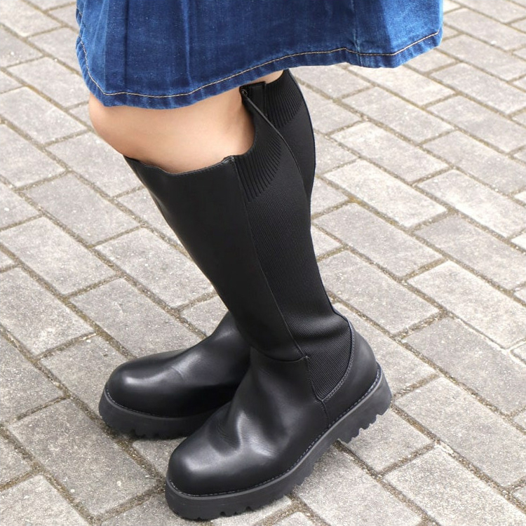 大きいサイズトレンド感と安定感を兼ね備えた厚底ブーツを使ったぽっちゃりコーディネート