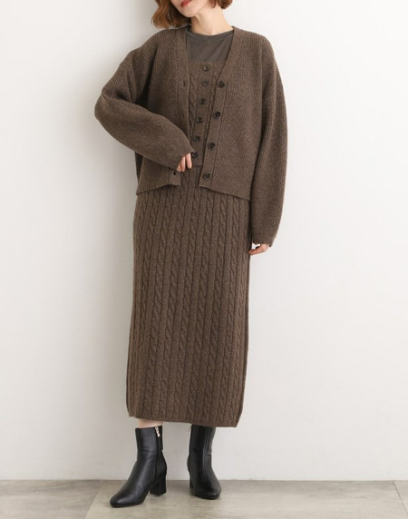 大きいサイズ ケーブル編みニットアップでトレンドと着痩せを叶える♪