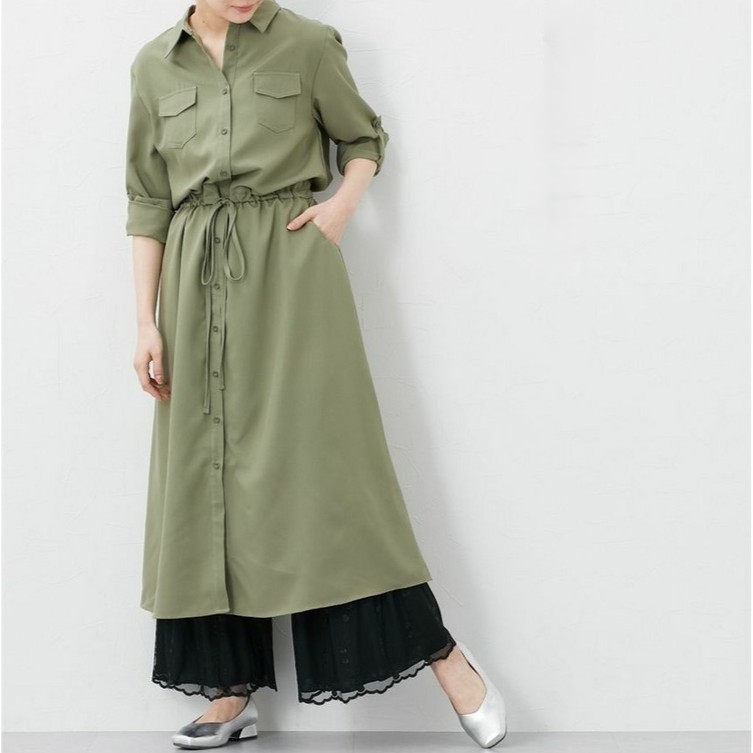 トレンドコーデにかかせない　裾レースレギンス