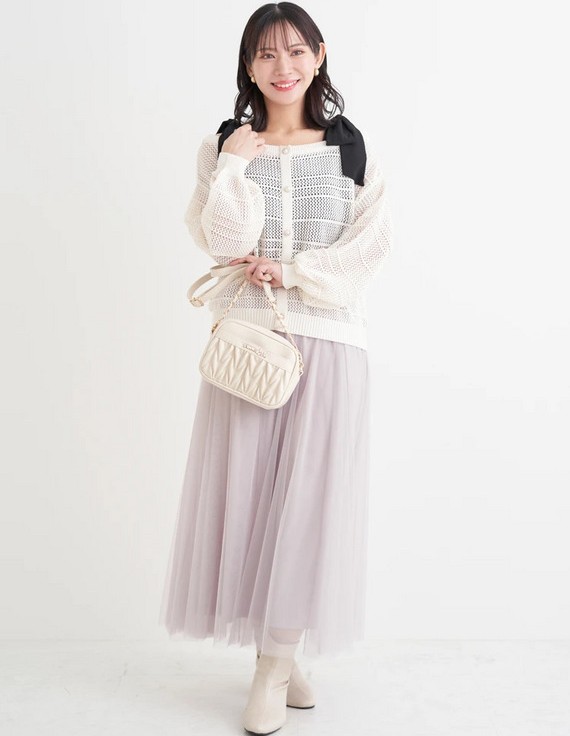 【フェミニン派】シースルー・レースで軽やかに体型カバー