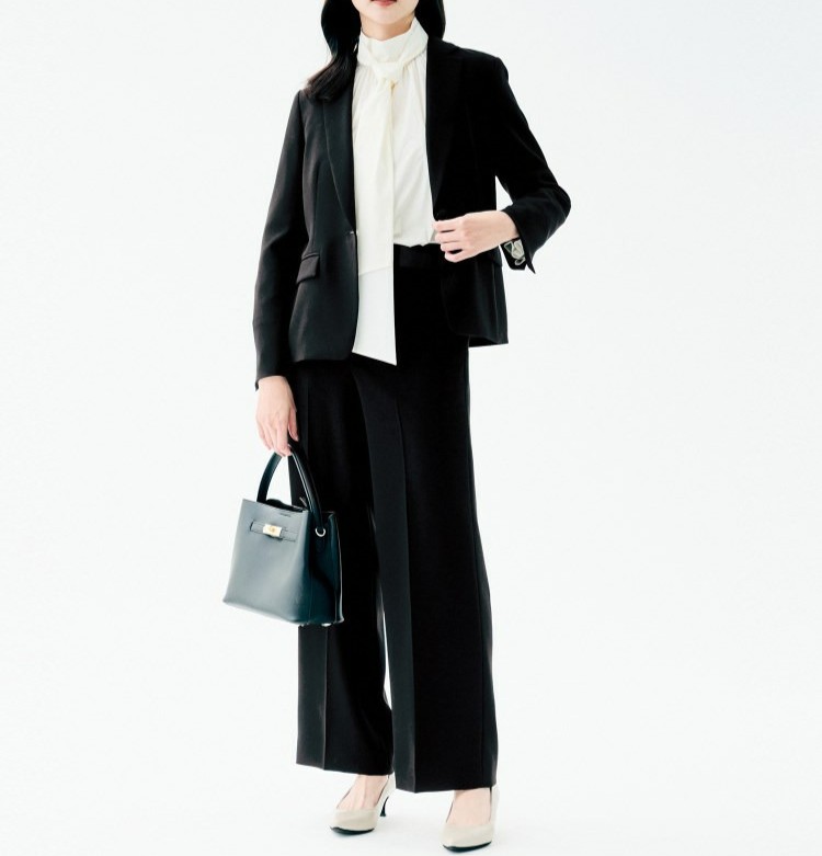 ぽっちゃりママさんの入園式におすすめスーツは？動きやすいパンツスーツを選択！