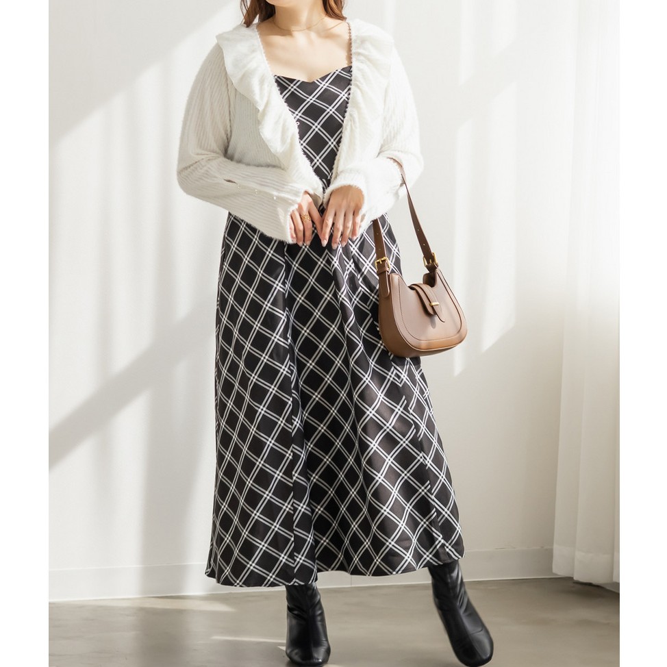 ぽっちゃりさんのショート丈カーディガンは「腰高・脚長効果」でスタイルを格上げ