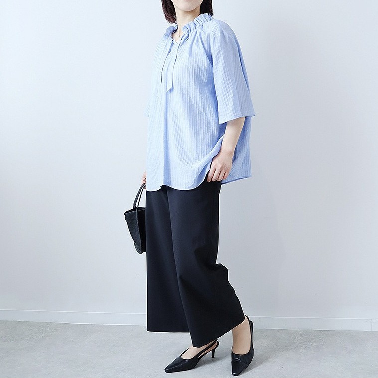 【30代・40代ぽっちゃりさんにおすすめ】Aラインでヒップまでカバー!首元フリルが上品なストライプブラウス