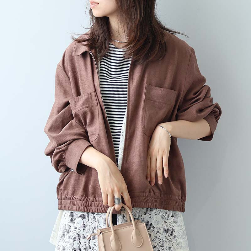 ショート丈のアウターを選ぶと、コーデが重く見えません