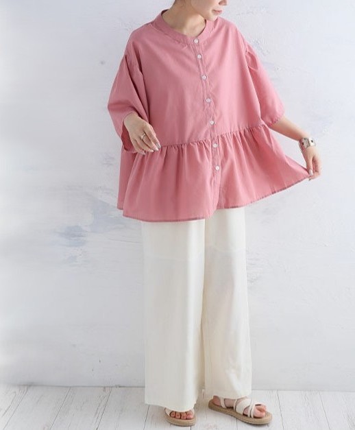 【20代ぽっちゃりさんにおすすめ】大人ピンク×裾フレアで叶える!腰高見え&全方位体型カバーブラウス