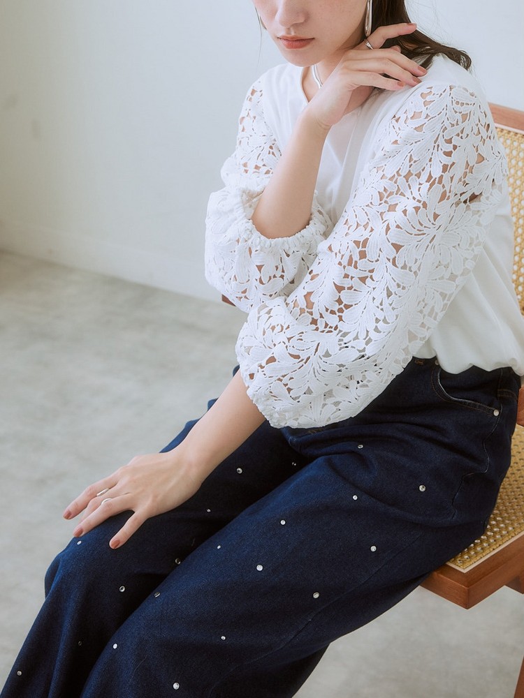 【スタッズ付き】いつものコーデをアップデート！個性が光る大人の細見えデニム