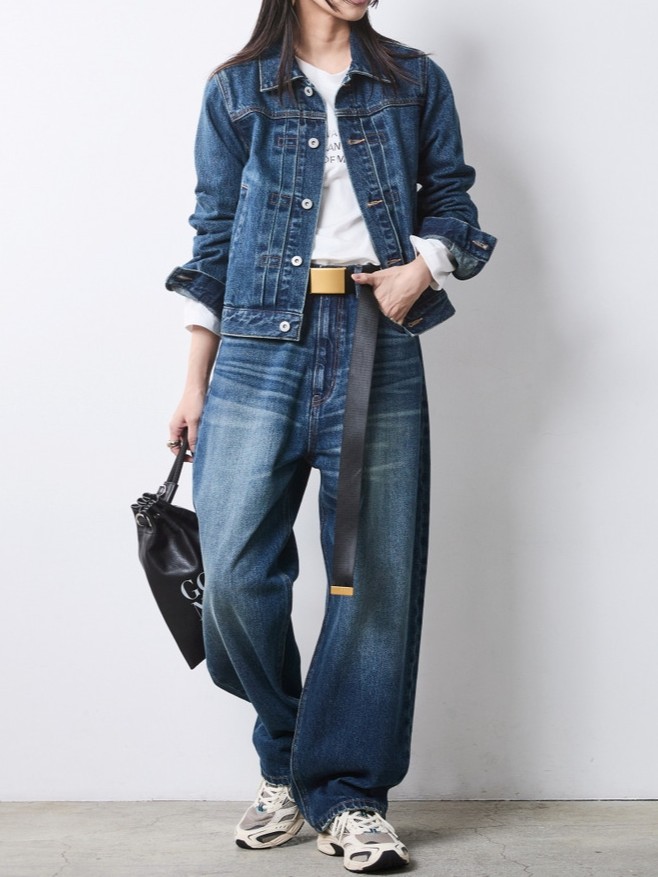 引き締めカラーで細見え◎春のお出かけに常備したいデニムジャケット