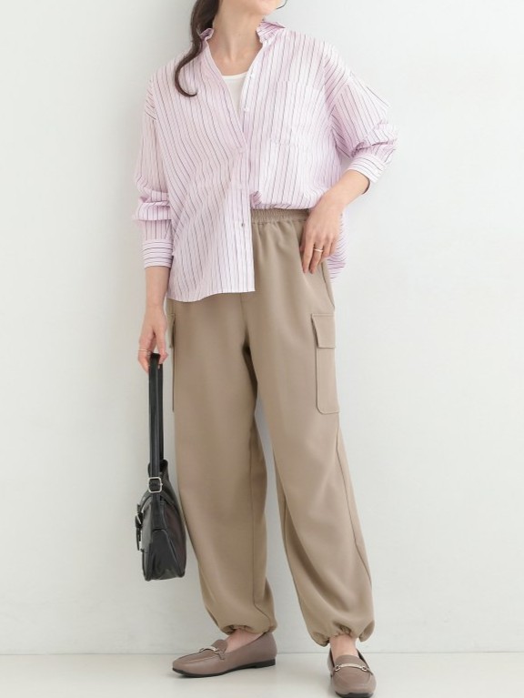 ベージュパンツコーデ