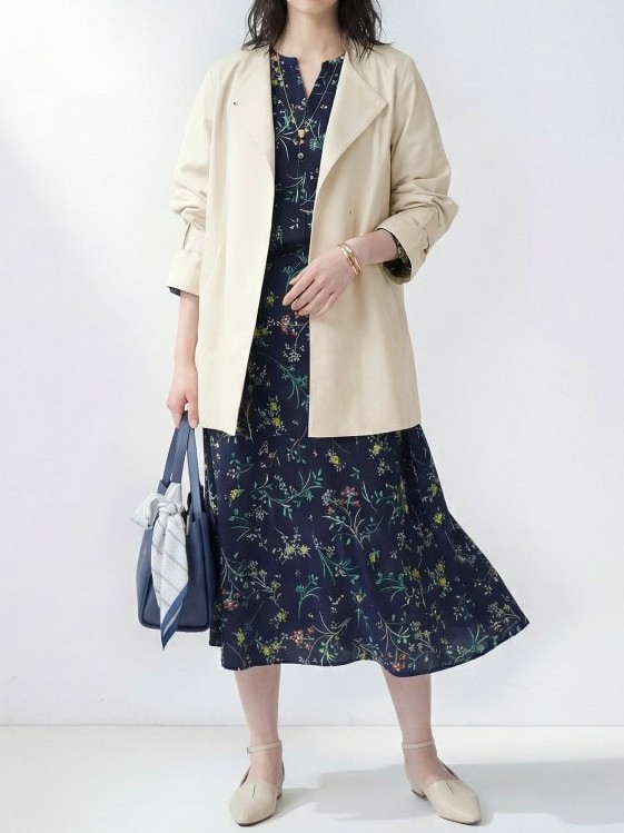 ミドル丈でバランスUP！トレンチコート×ワンピースの大人の王道春コーデ