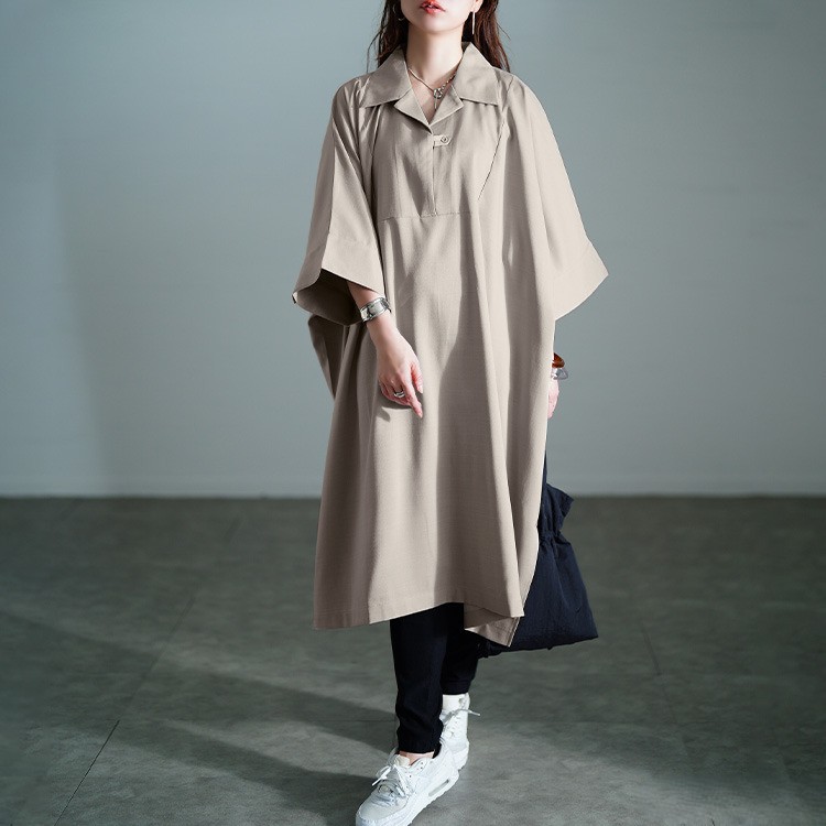 ドルマン袖ワンピの着痩せ術｜引き締めカラーでメリハリをプラス