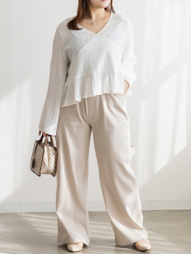 お悩み①「白やベージュは太って見える…」→縦長ワントーン&抜け感で解決!