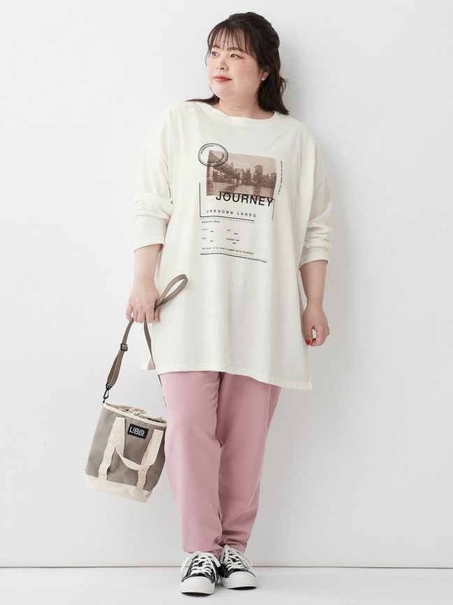 ポイント③　長時間歩いてもストレスフリー◎ストレッチテーパードパンツならスッキリ＆楽ちん