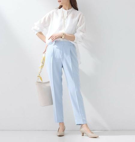 きちんと感＋華やかさ。ほどよく透けるシアーシャツでオフィスの主役に！ぽっちゃり白シャツコーデ