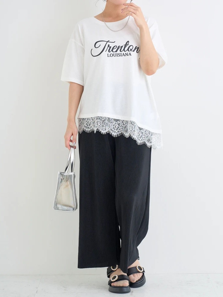 ぽっちゃりさんのTシャツコーデ「きれいめのパンツやスカートなどを合わせて」