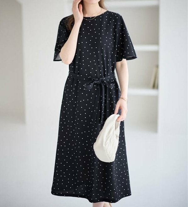 骨格ストレートさん向けフェミニンワンピース　フレア袖ベルト付ゆるワンピース