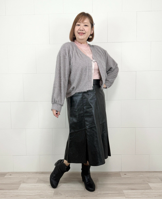 大きいサイズ　レザースカート《レザーアイテム》を使ったぽっちゃりコーディネート