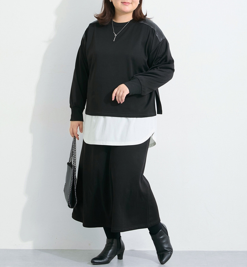 スカートは「縦に落ちるロング丈」で下半身をまるごとカバー