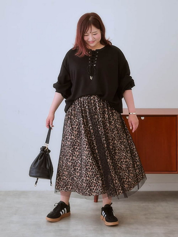 ぽっちゃり体型の小柄女性に似合うシルエットは?