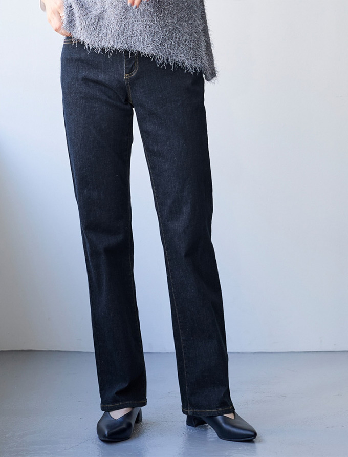 ストレッチデニムストレートパンツ