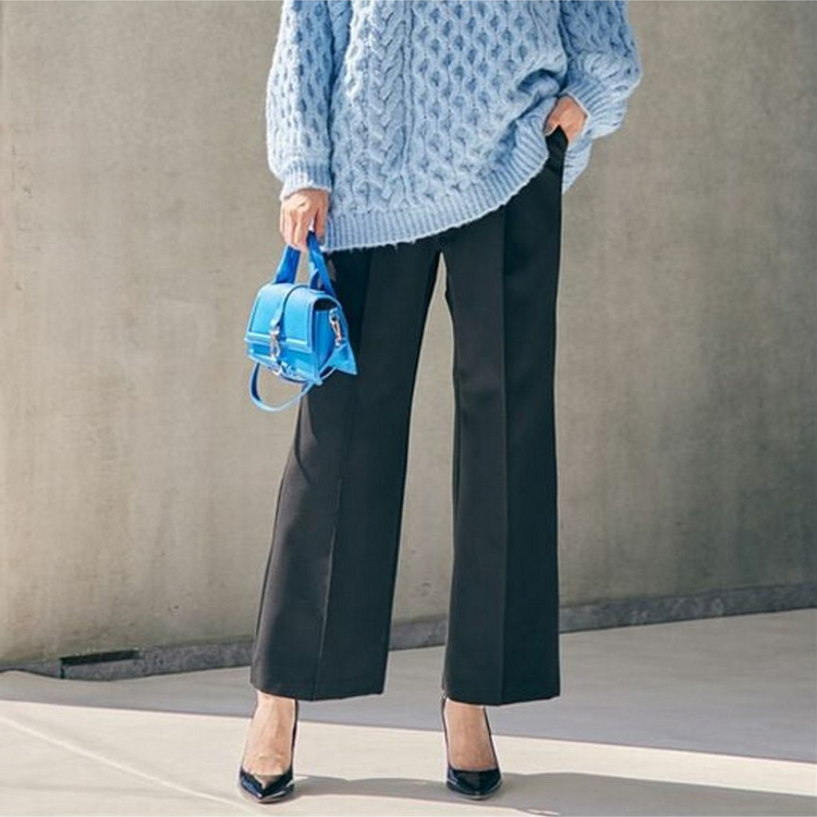 美脚シルエットピンタックワイドパンツ