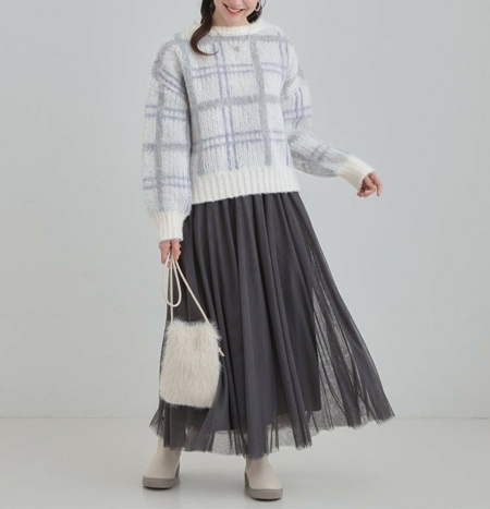 おしりを隠しそうとして余計に大きく見える