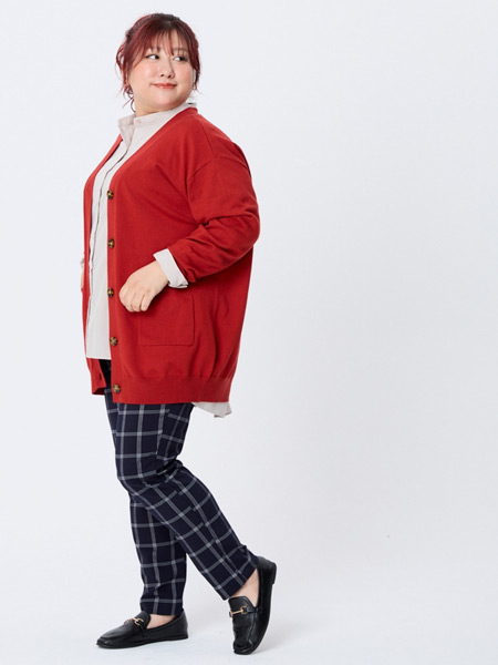 あったかカーディガンはおうちでも、外出先でもあったかさ抜群！　真冬の節電コーデ術