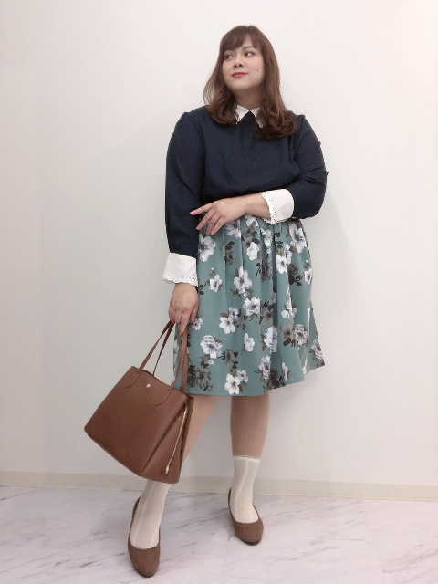 送別会や歓迎会にピッタリな20代ぽっちゃりさんコーデ|シャツ・ブラウス編