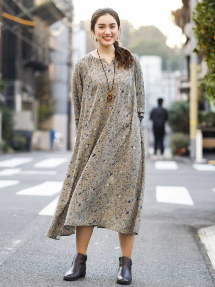 キーネックフラワープリントワンピース